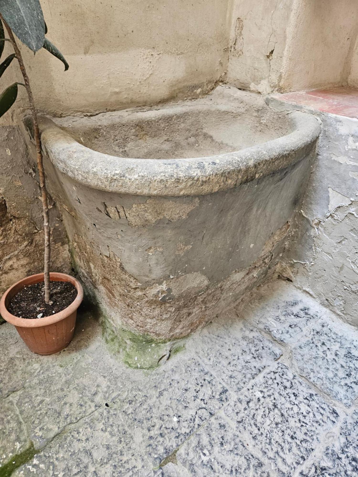Charlotte House * Napoli